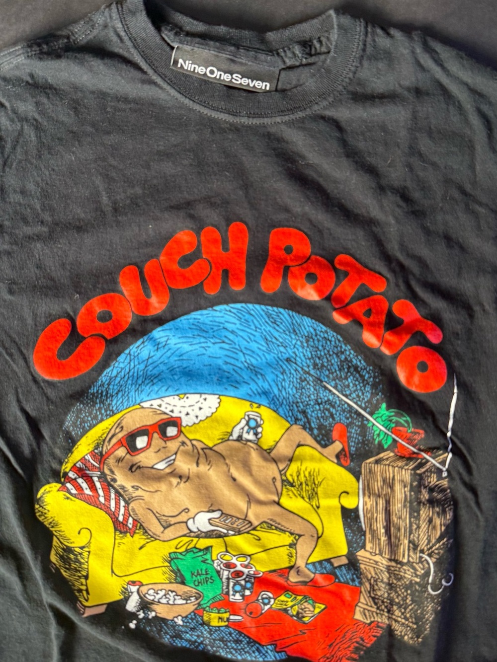 Black print tee